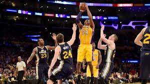 黄蜂险胜热火进东八争夺战！鲍尔30+10完成救赎